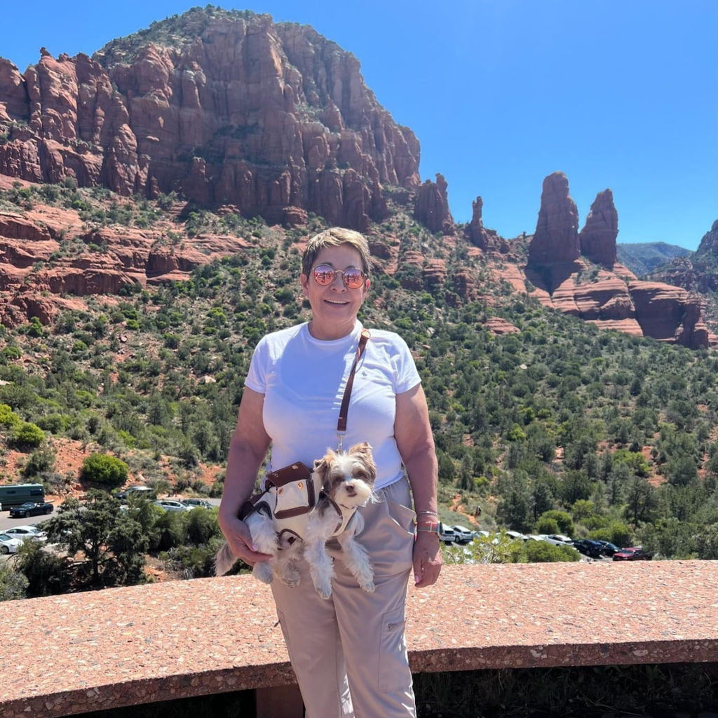 Hands-Free Pet Carrier Backpack – Breathable Crossbody Travel Bag for Cats & Small Dogs with Ventilated Design