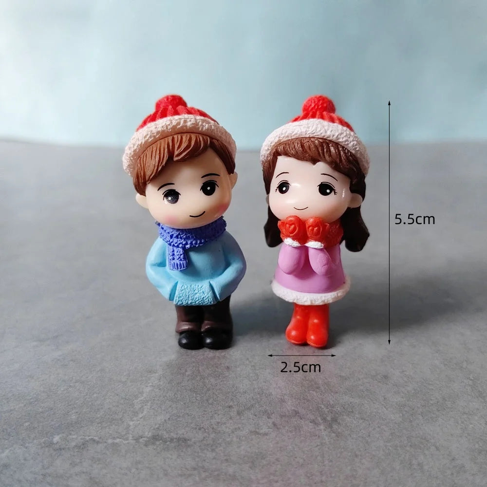- Mini Couple Figurines – PVC Christmas Gift Set for Bonsai, Microlandscape & Holiday Decoration